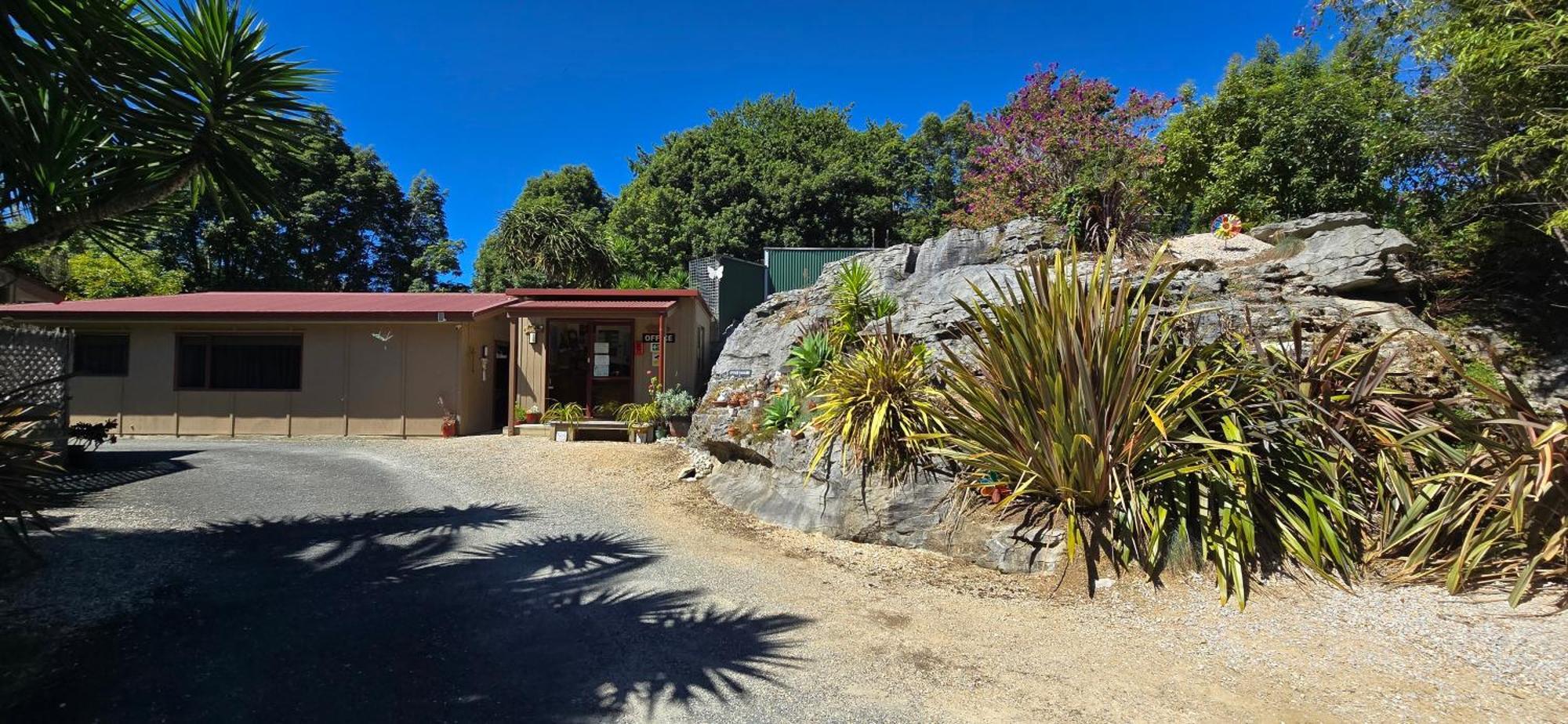 تاكاكا The Rocks Chalets المظهر الخارجي الصورة