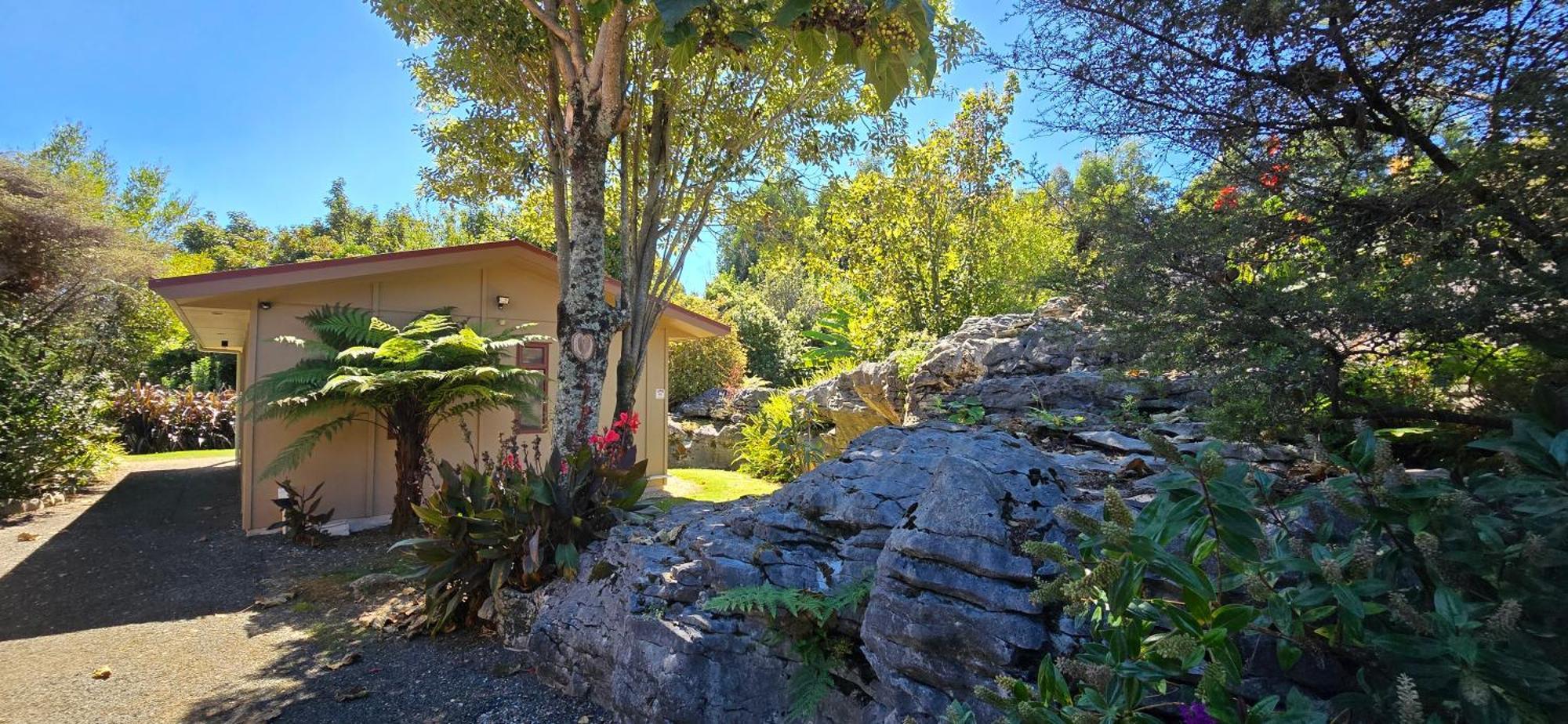تاكاكا The Rocks Chalets المظهر الخارجي الصورة